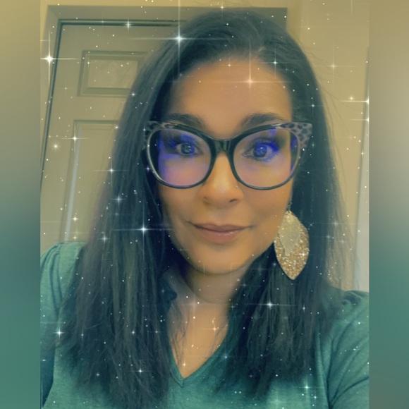 Meet your Posher, Christelle - Picture 1 of 1